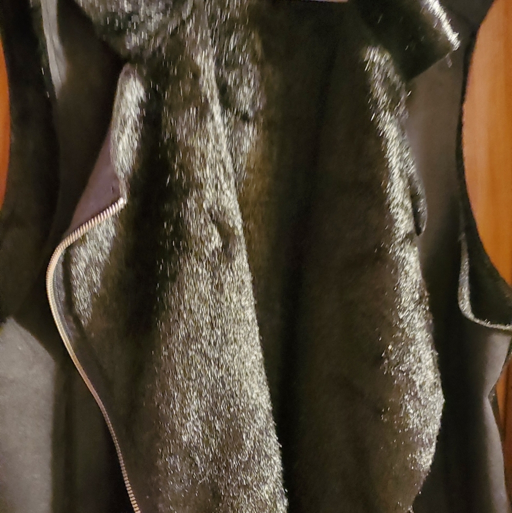 Fur suede Michael Michael Kors black zipper vest